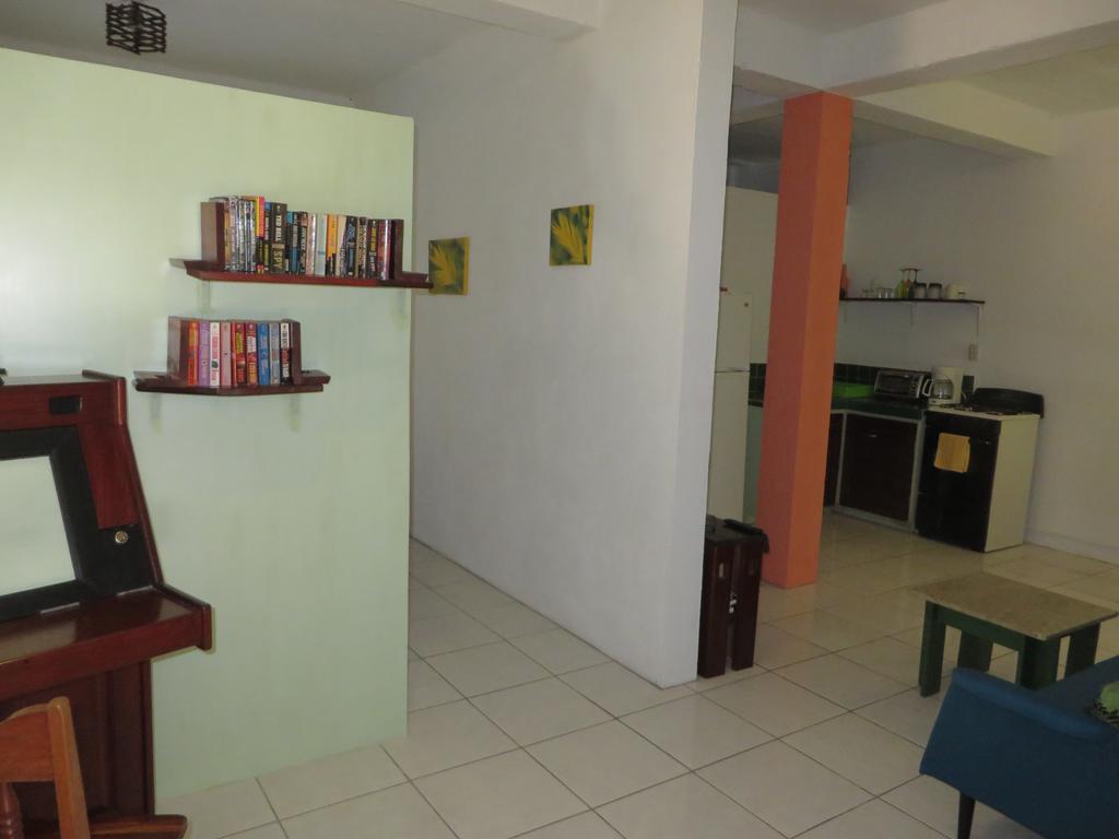 Simberts Apartments Maya Beach Extérieur photo