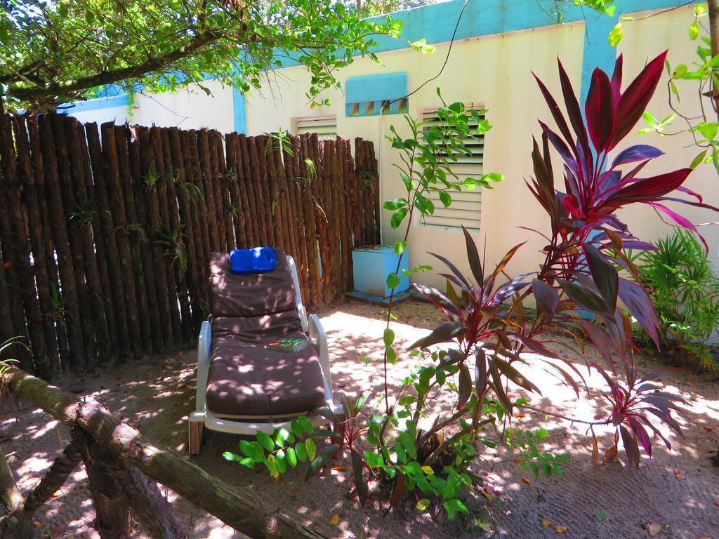 Simberts Apartments Maya Beach Extérieur photo