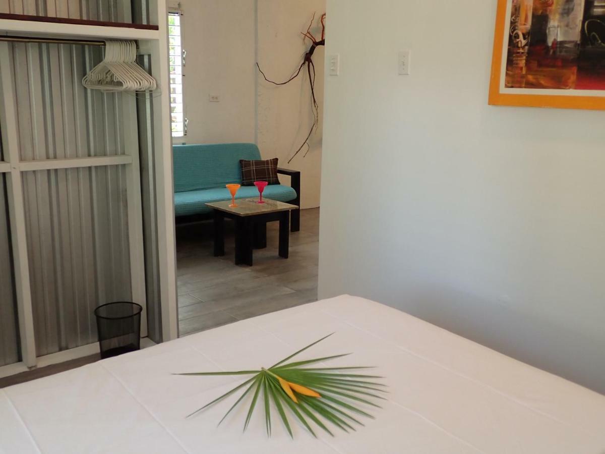 Simberts Apartments Maya Beach Extérieur photo