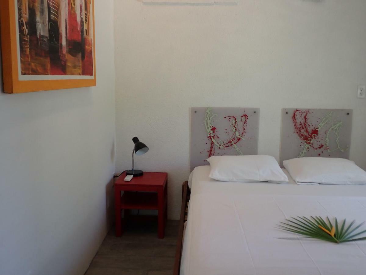 Simberts Apartments Maya Beach Extérieur photo