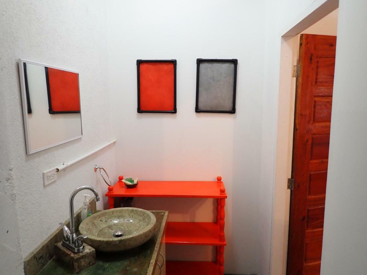 Simberts Apartments Maya Beach Extérieur photo