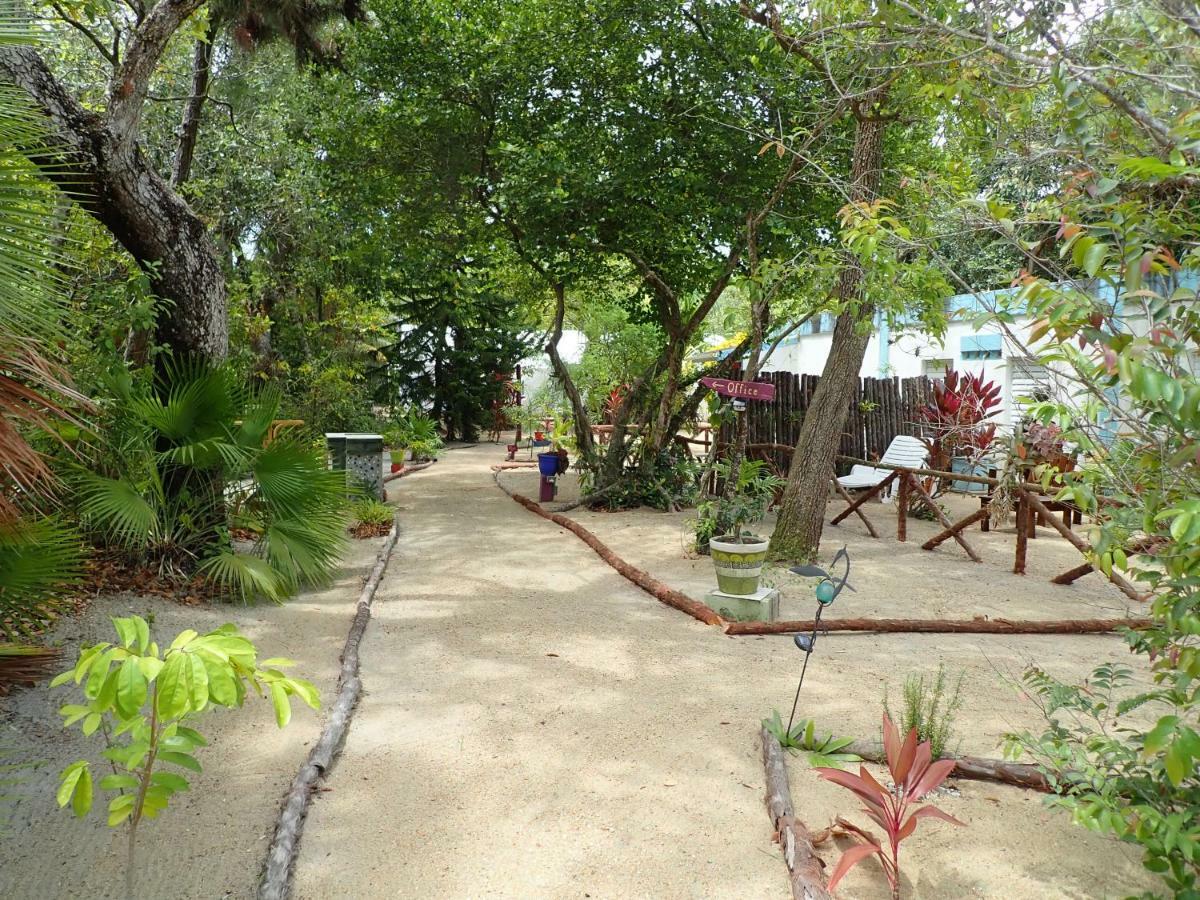 Simberts Apartments Maya Beach Extérieur photo